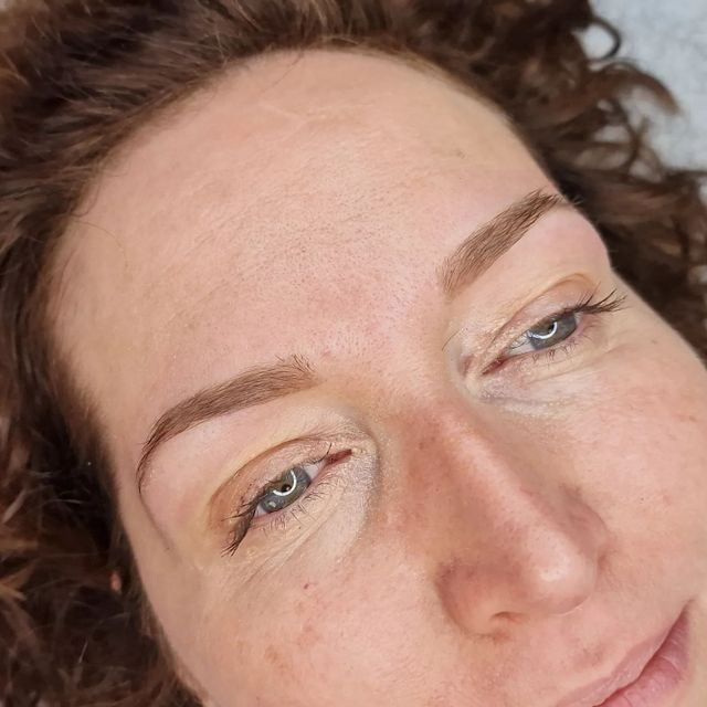 Powder brows PMU