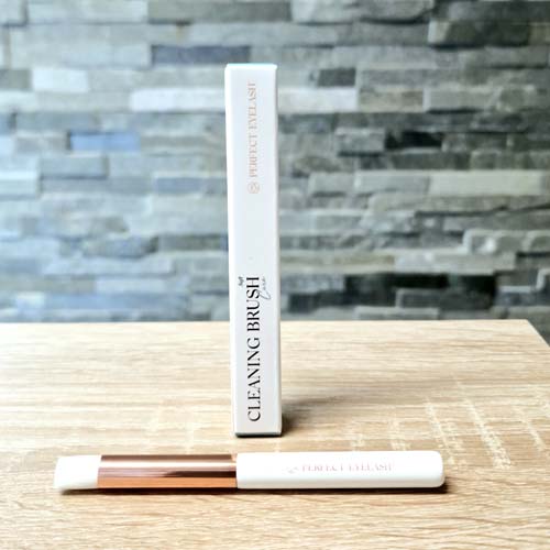 Perfect Eyelash Cleansing Brush